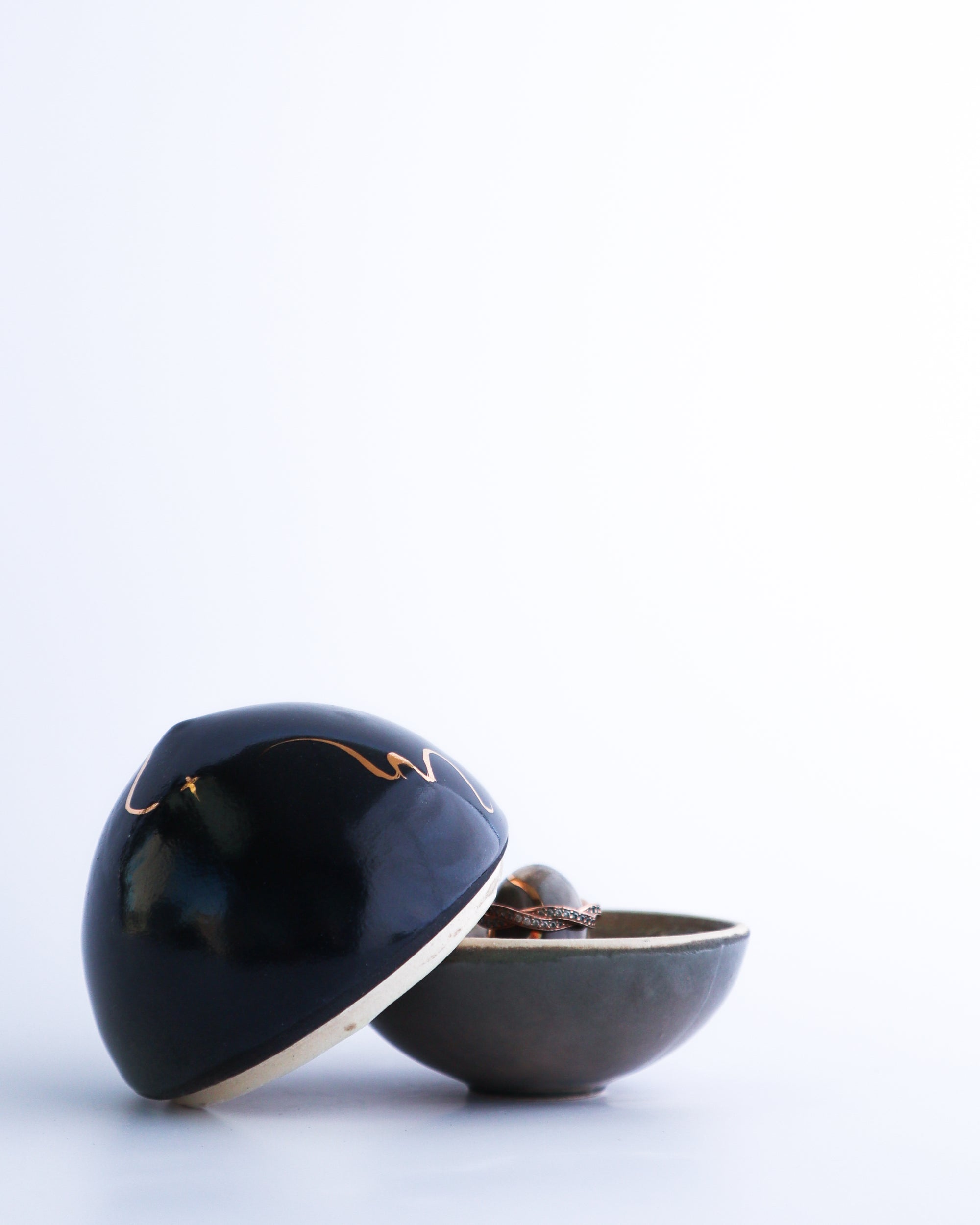 Kinuko Ring Jar